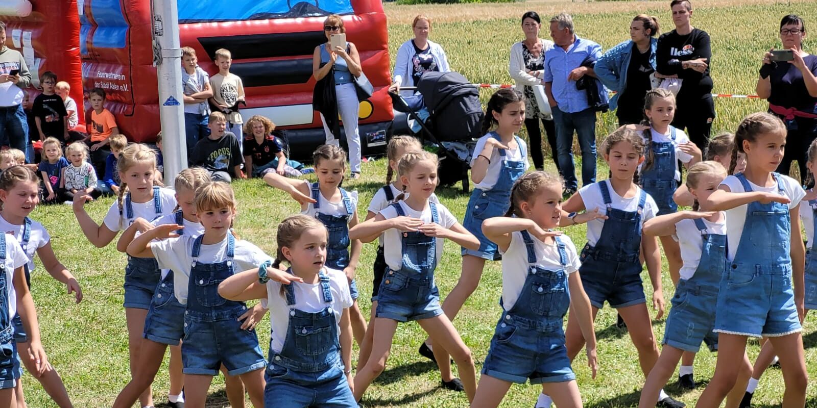 Tanzgruppen 1